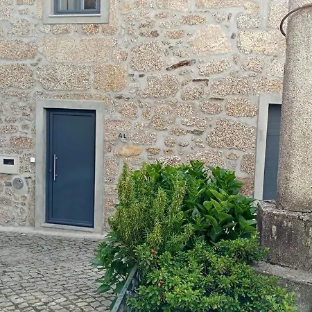 Casa Do Pelourinho - T0 * Loriga